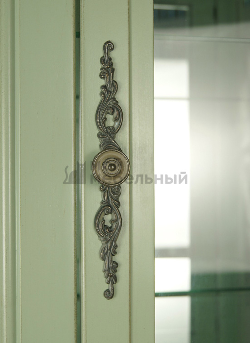 Узкий шкаф-витрина 