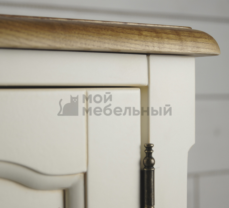 Бежевый комод 