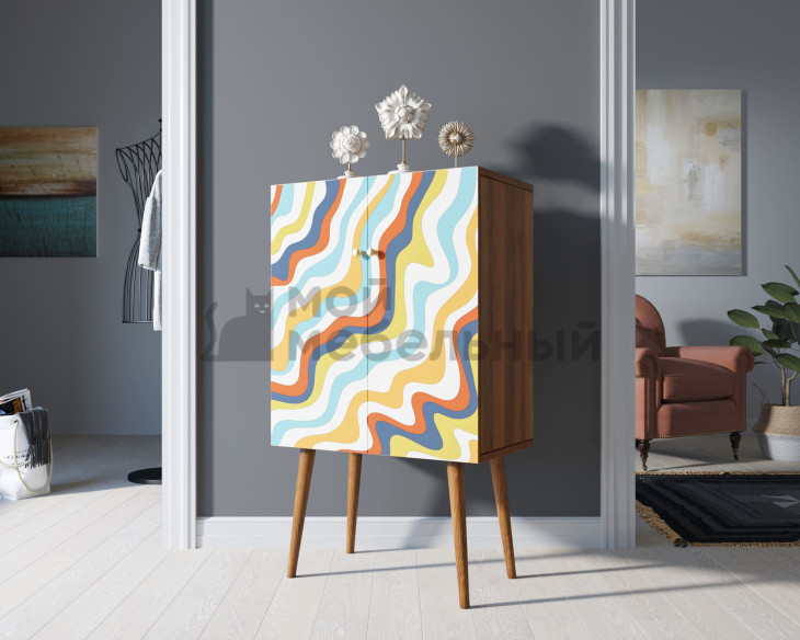 Комод на высоких ножках 